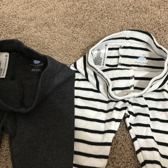 NWOT cloud island 0-3 M pants - Picture 2 of 2
